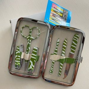 2/$6 Animal Print 6 Piece Manicure Kit